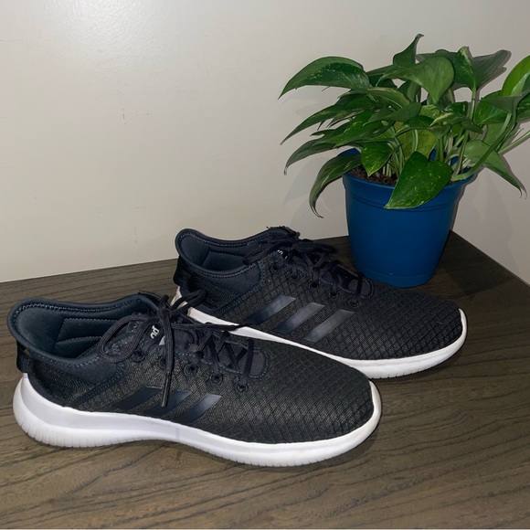 Adidas cloud foam women’s sneakers 👟 - Picture 1 of 6